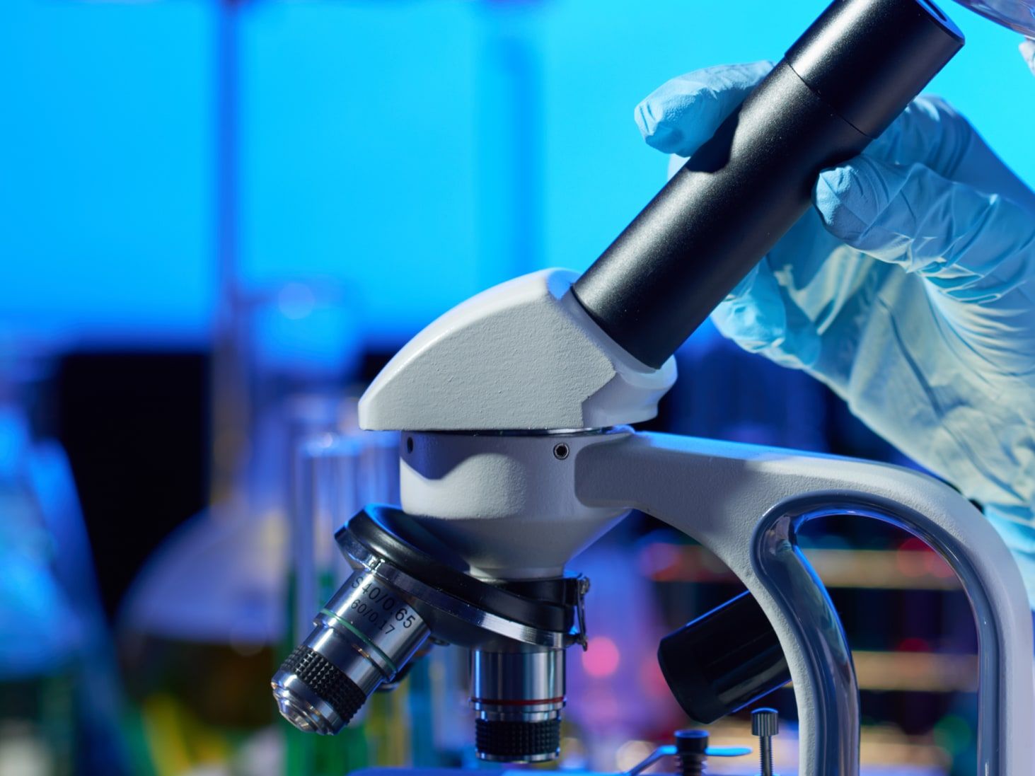 Laboratory microscope